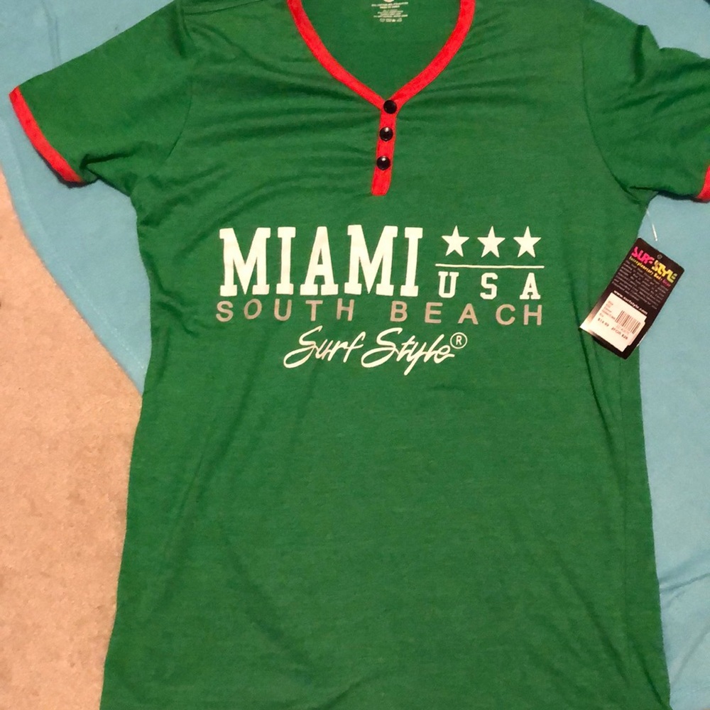Miami wmns sz med new surf 🌊 style top Wth tags